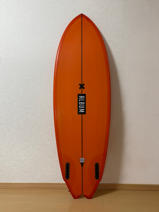 5'5" TWINSMAN「Ashar Pasey」使用ボード