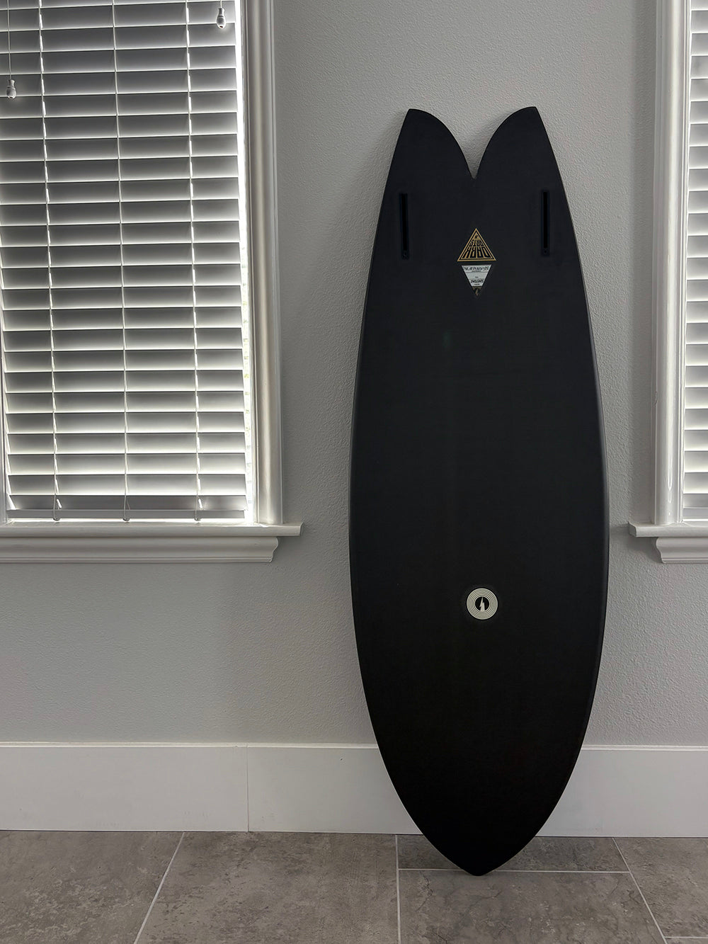 5'0" x 19.75" x 2.25" 26.2L  SUNSTONE (DARKARTS)