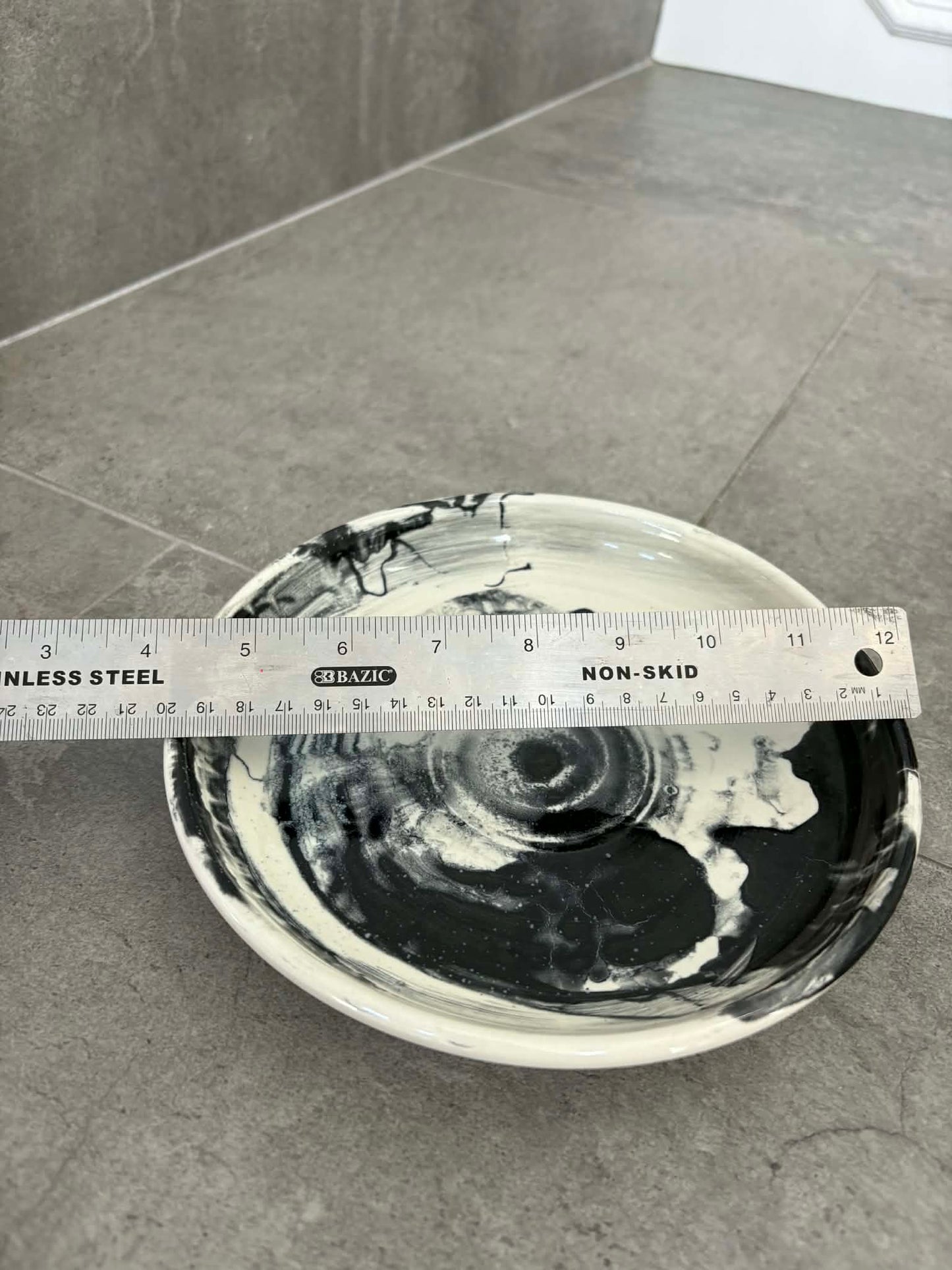PLATE / M